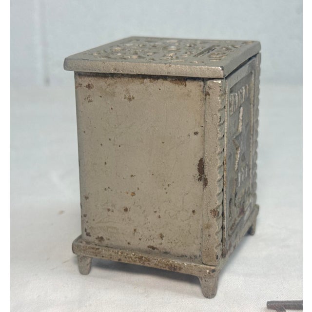 Antique Early 1900's Cast Iron Rival Star Safe Lock Deposit Coin Still Bank For Sale In New York - Image 6 of 9