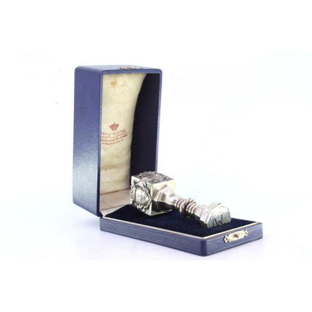 Silver Seal with Embossed Coat of Arms, in Very Good conditions. Designed 1890 to 1919 This piece has an attribution mark,...