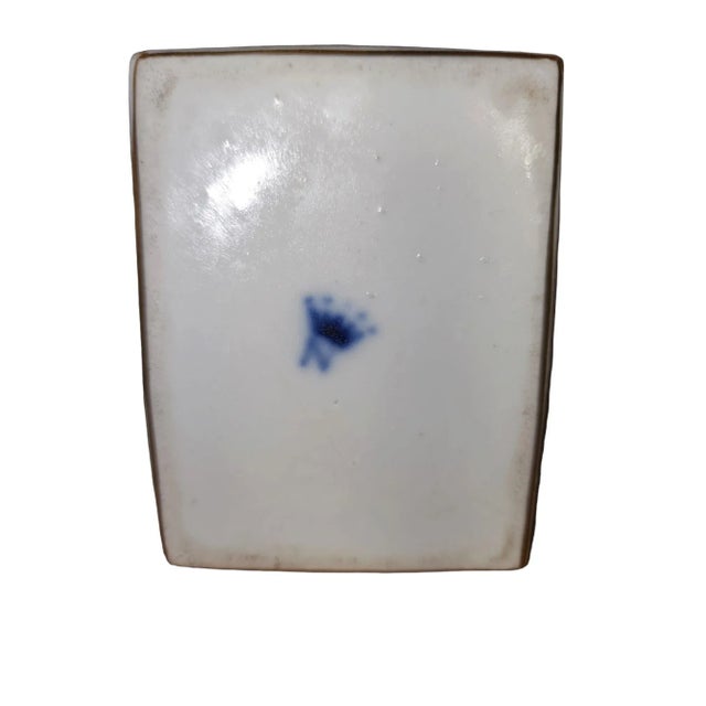 Metal 18th Century Capodimonte Snuff Box For Sale - Image 7 of 9