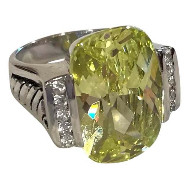 Vintage Perido, Cubic Zirconia, and Sterling Silver Cocktail Ring - Stamped, Size 9 For Sale