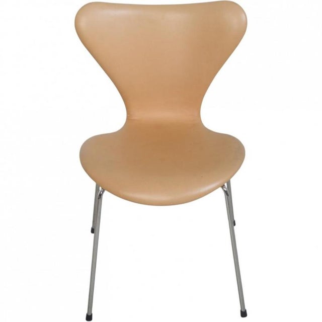 Vintage Seven Chairs in Light Anilin Leather by Arne Jacobsen, 2000s, Set of 8 For Sale - Image 14 of 18