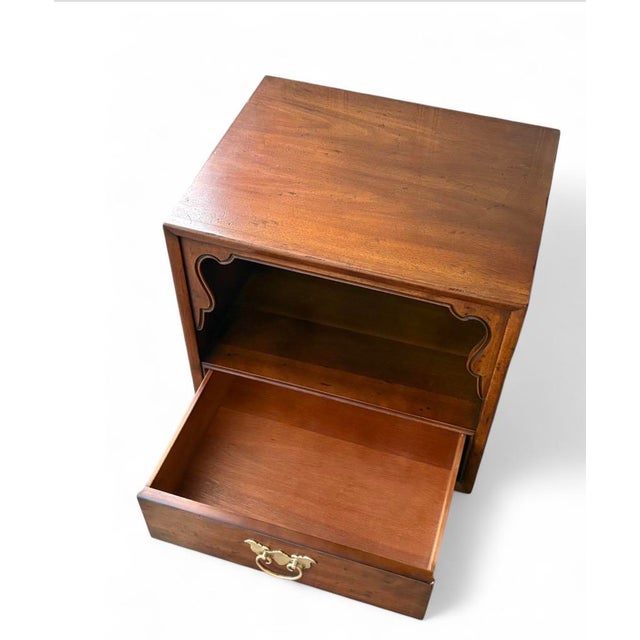 Henredon 1970s Henredon Chinoiserie Mid-Century Modern Walnut Nightstand For Sale - Image 4 of 5
