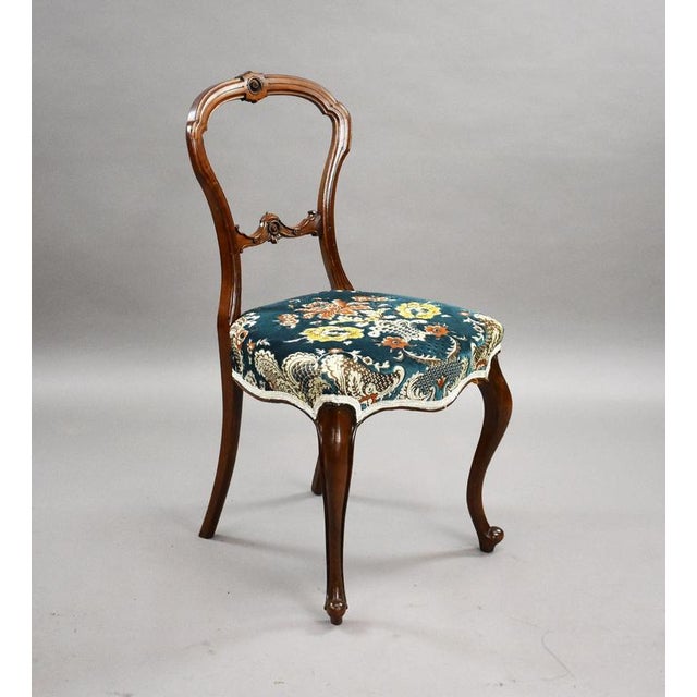 Set of 6 Victorian Mahogany Balloon Back Dining Chairs Item Code: LC1464 A decorative set of six Victorian mahogany dining...