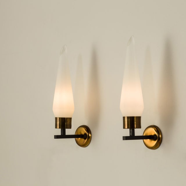 Italian Wall Scones in Opaline Glass and Brass from Stilnovo, 1960s, Set of 2 For Sale - Image 9 of 10