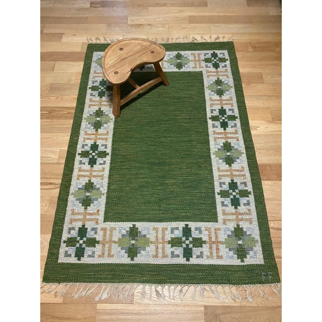 Textile 1960s Vintage Swedish Green Rölakan Rug by Fredrik Fiedler For Sale - Image 7 of 8