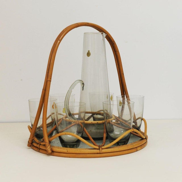 Smoke Grey Martini Glass Pitcher and 6 Glass Cups on Tray attributed to Per Lütken for Holmegaard, 1960s, Set of 8 For Sale - Image 9 of 10