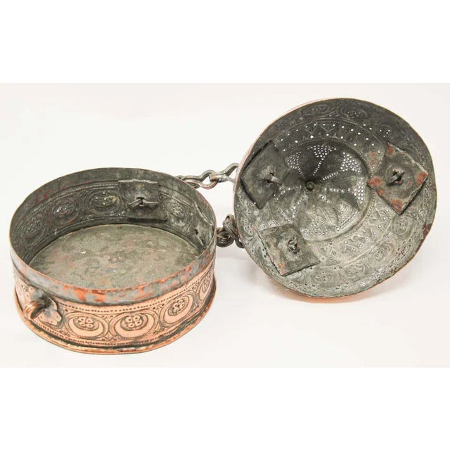 1900 - 1909 Rajasthani Mughal Decorative Copper Lidded Betel Spice Pandan Caddy Box For Sale - Image 5 of 13