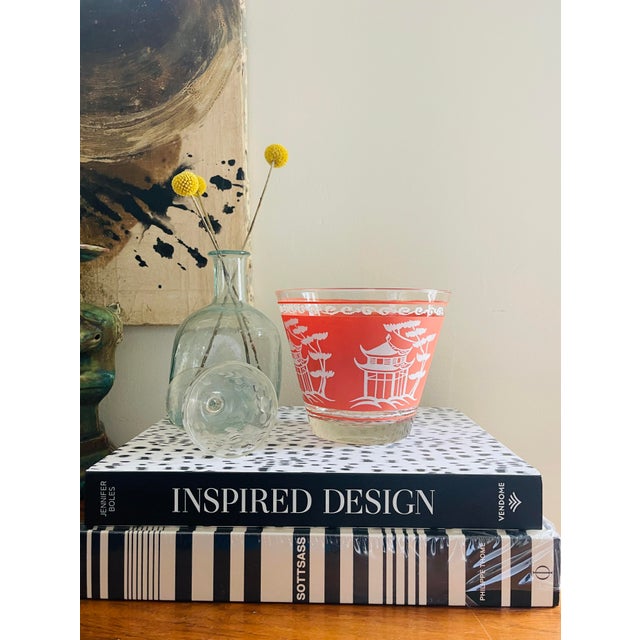 1960s Vintage Pink Chinoiserie Glass Ice Bucket For Sale - Image 5 of 8