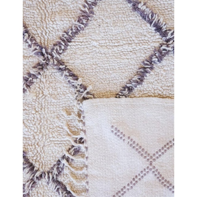 Cream 1980s Moroccan Kilim Beni Ourain Rug - 8.8 X 5.4 Ft For Sale - Image 8 of 8
