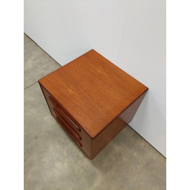 1960s Vintage G Plan Fresco Mid Century Modern Teak Nightstand / Low Chest For Sale - Image 5 of 7