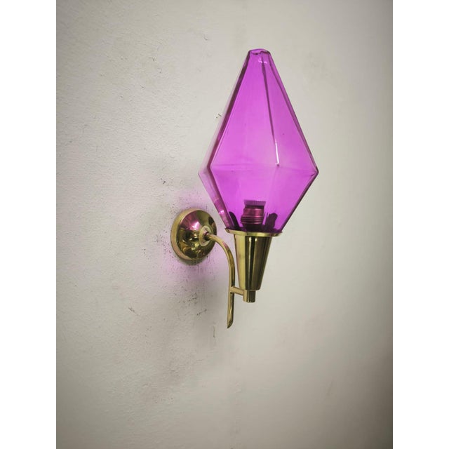 Gold Brass Wall Lamp with Lilac Murano Glass, 1950s For Sale - Image 8 of 12
