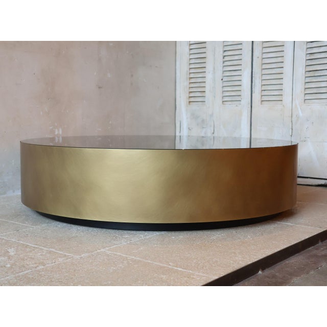 Meridiani Belt Round Coffee Table in Brass and Smoked Glass by Andrea Parisio, 2010s For Sale - Image 6 of 10
