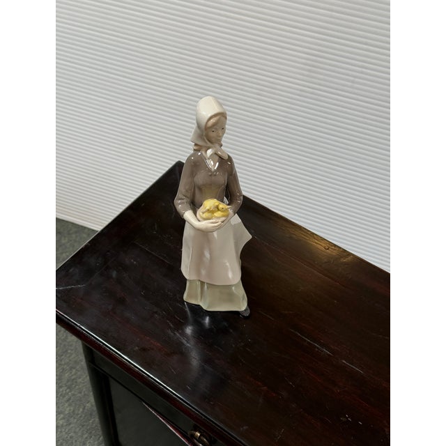 Carl Scheidig Grafenthal Factory Girl Carrying Ducklings Porcelain Figurine, Signed For Sale In San Francisco - Image 6 of 12