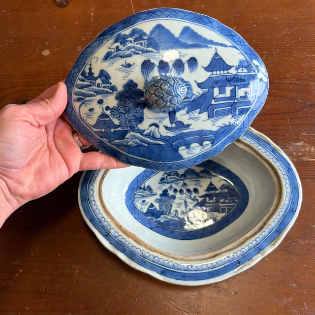 Antique Chinese Export Canton Porcelain Covered Vegetable Tureen, Circa 1830's For Sale - Image 9 of 12