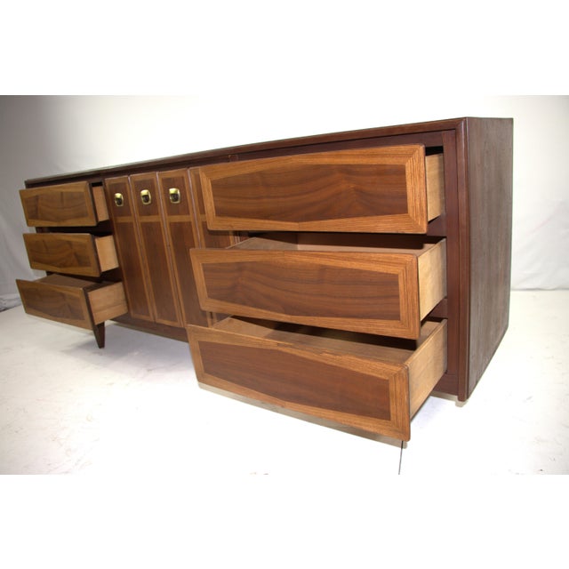 Mid-Century Modern 1960s Mid Century Modern Dresser For Sale - Image 3 of 10