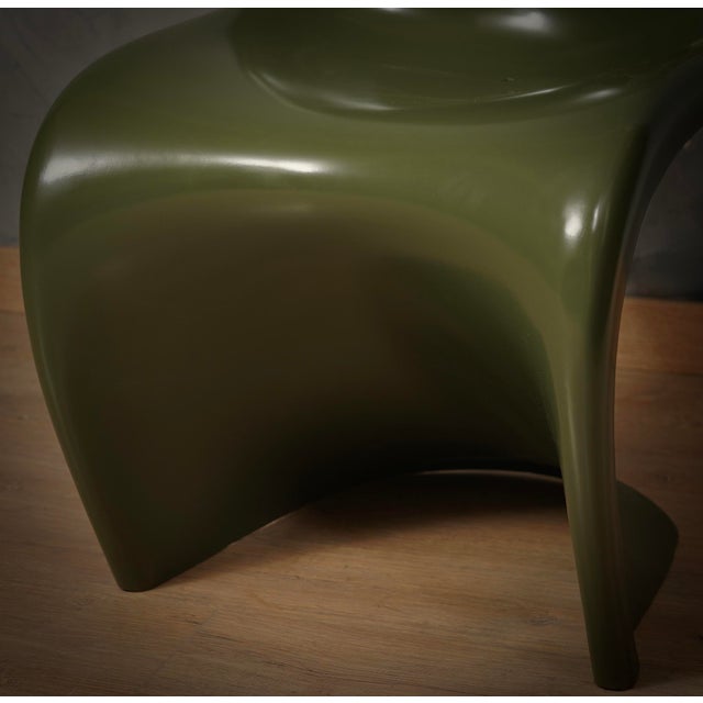 Green Mid-Century Modern Olive Green Chair in Resin from Verner Panton, 1960s For Sale - Image 8 of 9
