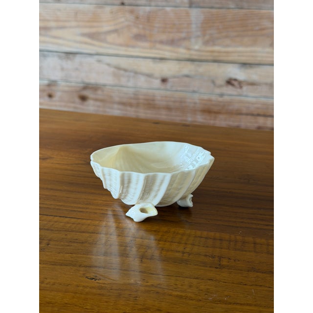 1970s Vintage Irish Belleek Porcelain Shell Bowl on Conch Feet For Sale - Image 5 of 12