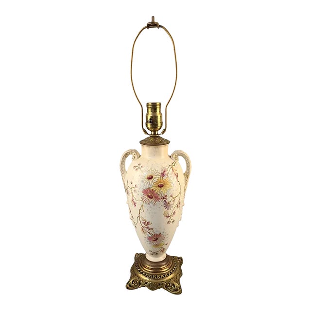 Early 20th Century Austrian Porcelain Pottery Hand Painted Floral Brass Base Table Lamp For Sale