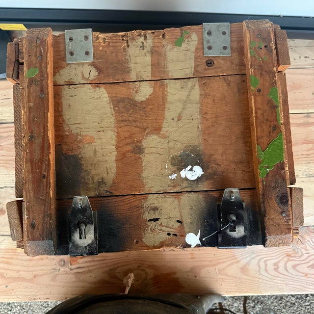 1940s 1949 Rifle Factory Ishapore Military Ammunition Crate For Sale - Image 5 of 11