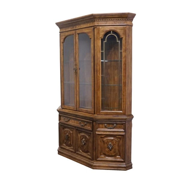 French Provincial Bernhardt Furniture Solid Walnut French Provincial 61" Lighted Display China Cabinet 636-100 / 636-606 For Sale - Image 3 of 15