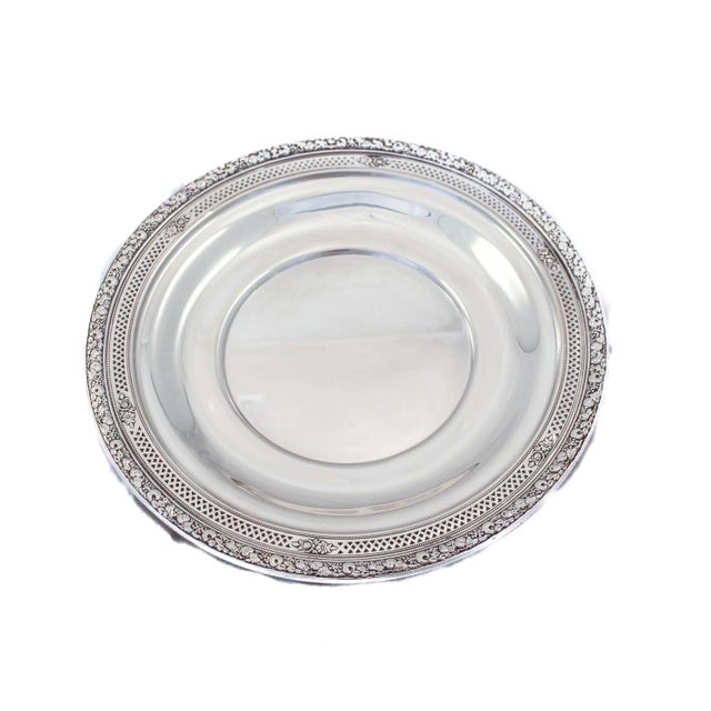 Being offered is a sterling silver dish made by Wallace Silversmiths of Wallingford, Connecticut. There are two bands...