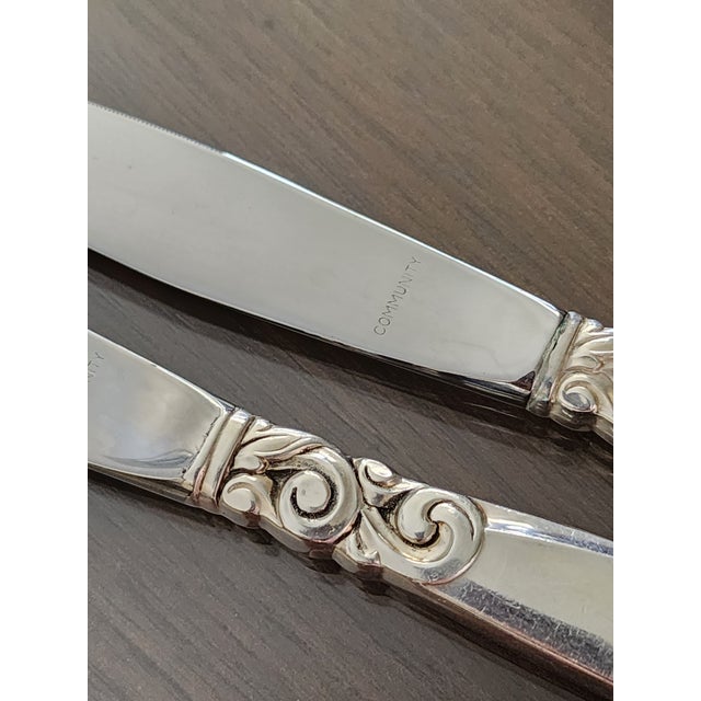 Oneida Community South Seas Pattern Silver Plated Flatware Service for 12 - 96 Piece Set Hostess Set included and...