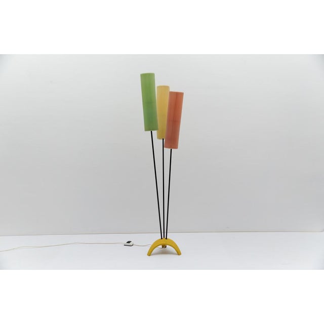 Mid-Century Modern Tripod Floor Lamp with Pleated Blind Lampshade, 1950s For Sale - Image 3 of 16