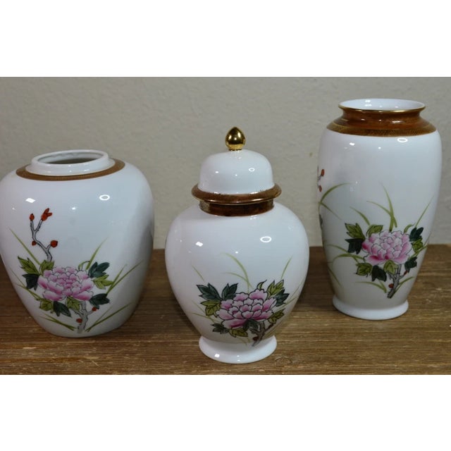 Vintage Kutani Japanese Birds Lotus Flower Porcelainware Vases- Set of 3 For Sale - Image 4 of 7