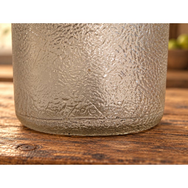 Transparent 1920s Illinois-Pacific Ipg Textured Glass Jugs With Covered Stoppers, Set of 4 For Sale - Image 8 of 11