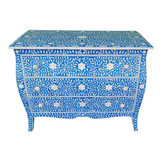 French Curved Style Wood and Inlay Dresser Chest For Sale