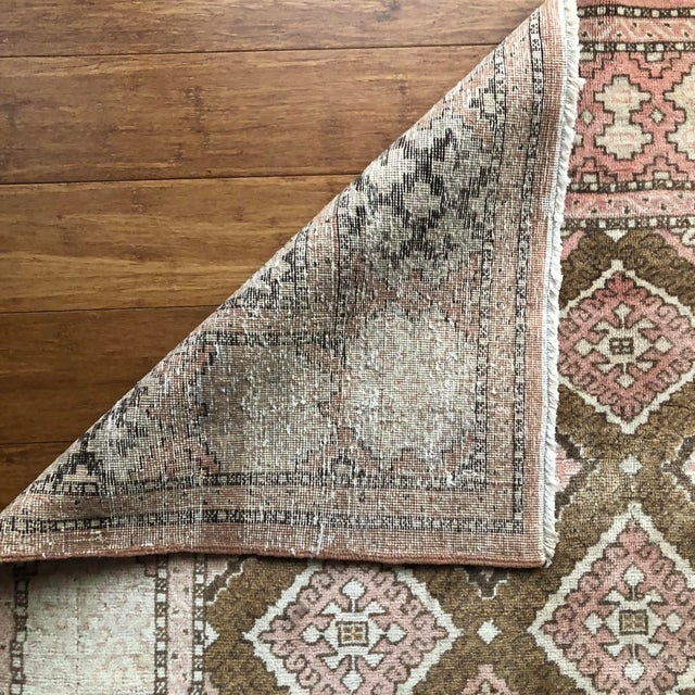 Textile Vintage Turkish Rug: Pink & Brown Diamond Pattern | 4'4"x5'7" For Sale - Image 7 of 7