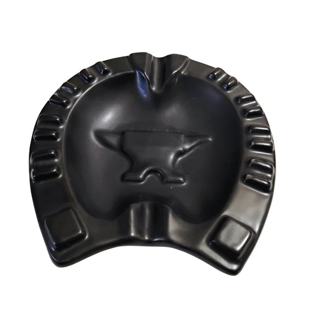 1960s Vintage Mid-Century Royal Haeger Ceramic Horseshoe & Anvil Ashtray - Model 142 For Sale - Image 5 of 6