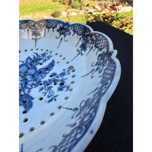 Ceramic 18th Century First Period Worcester Porcelain "Pine Cone" Cress Strainer Set For Sale - Image 7 of 16