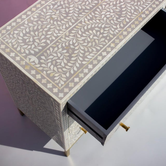 Arts & Crafts Arabesque Bone Inlay Six-Drawer Dresser - Grey by House of Jaipur For Sale - Image 3 of 7