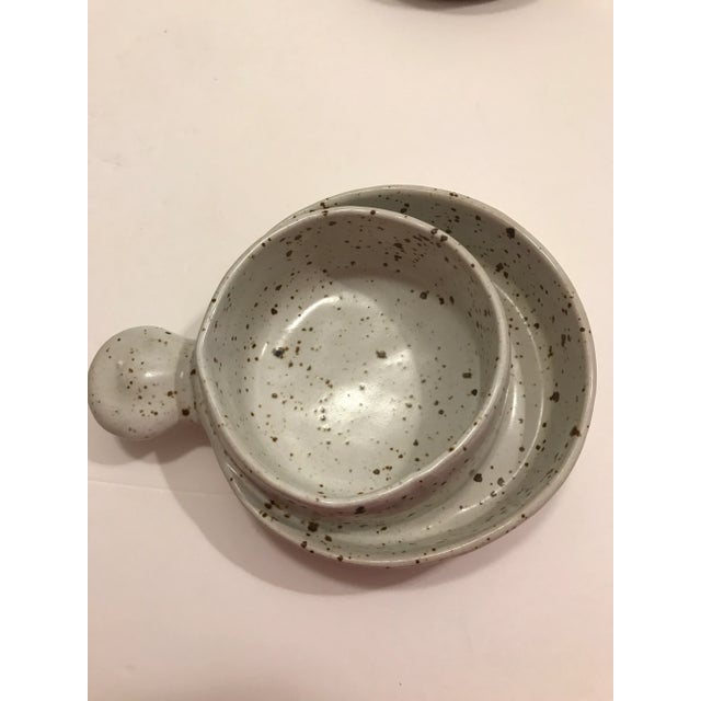 1970s Robert Weiss Stoneware Soup/Cracker Bowls + Gravy Boat Separator- 5 Pieces For Sale - Image 10 of 12