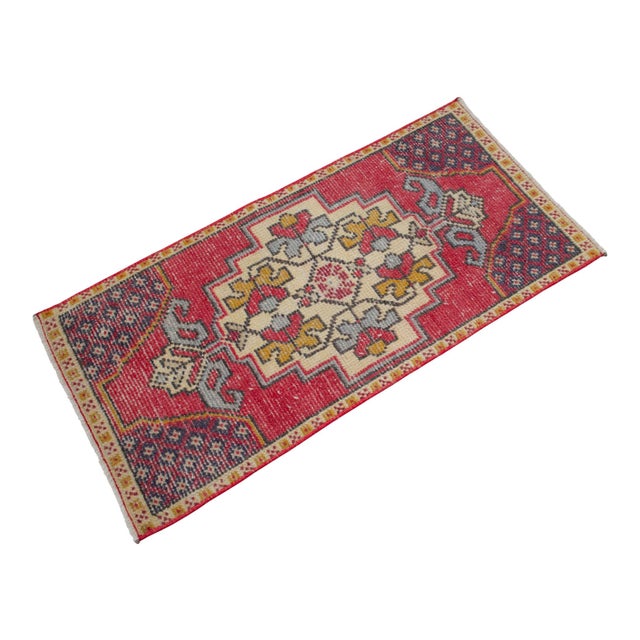 1970s Hand Knotted Small Turkish Rug - 1'7" X 3'3" For Sale - Image 6 of 13