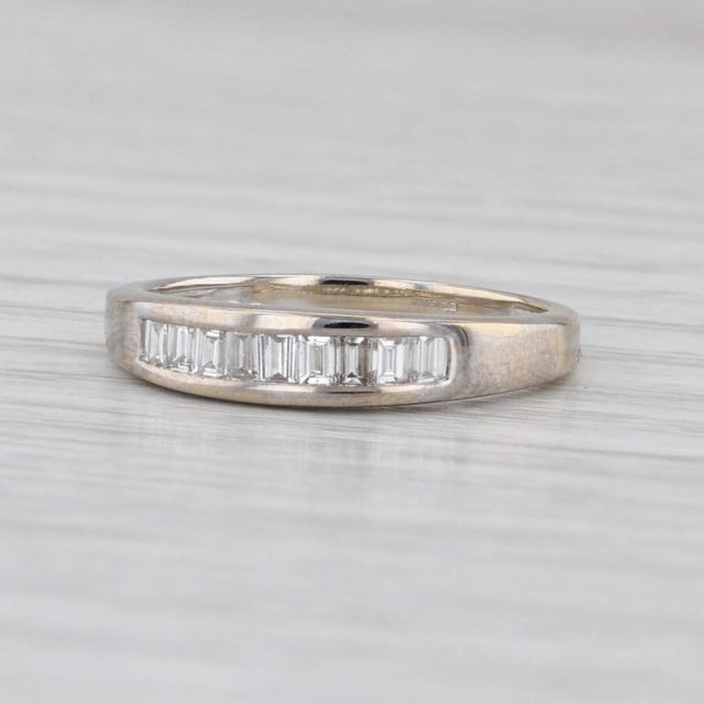 2010s 0.33ctw Diamond Wedding Band 18k White Gold Size 6 Stackable Ring Coa Tomas Rae For Sale - Image 5 of 9