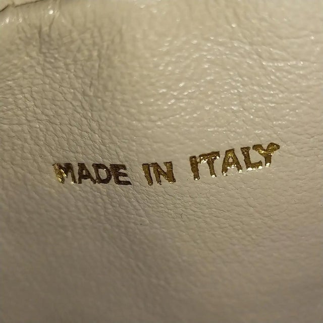 A 1988 Iconic Chanel Matelasse Cream Lamb Skin Shoulder Bag For Sale - Image 16 of 18
