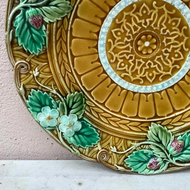 Shabby Chic Large Majolica Yellow Strawberries Platter Sarreguemines, Circa 1880 For Sale - Image 3 of 8