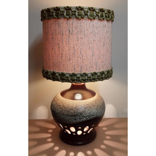 1970s Vintage Table Lamp with Brown Ceramic Base, 1970s For Sale - Image 5 of 7