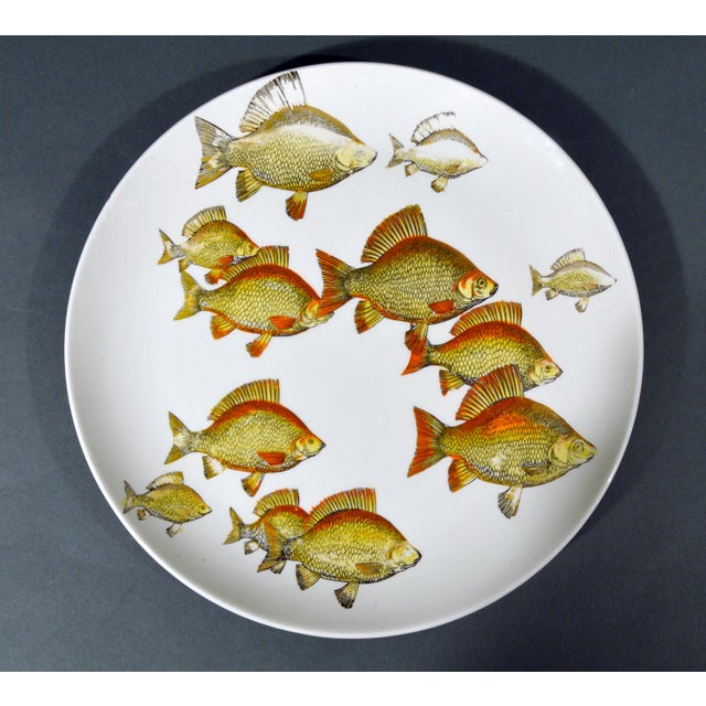 Mid-Century Modern Piero Fornasetti Pesci Fish Plates, Numbers 2 and 3, a Pair For Sale - Image 3 of 5
