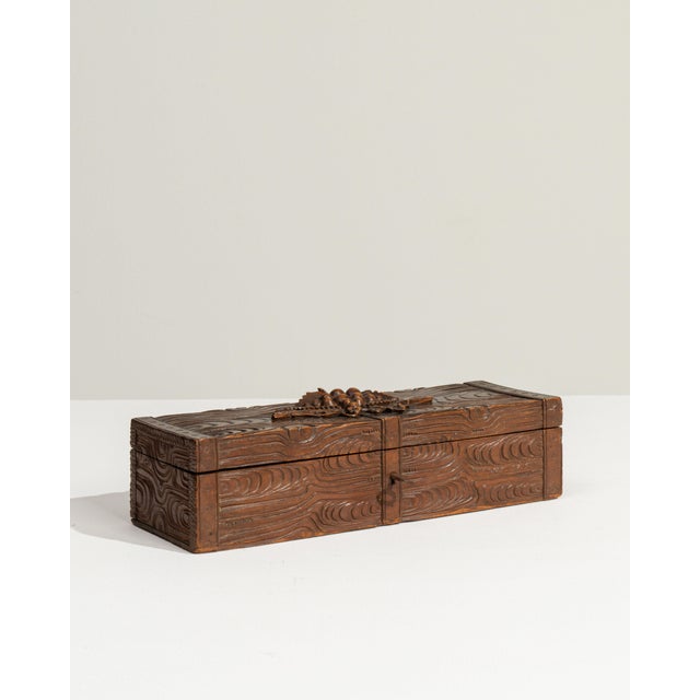 Early 20th Century Switzerland Black Forest Brown Wood Box For Sale - Image 10 of 18