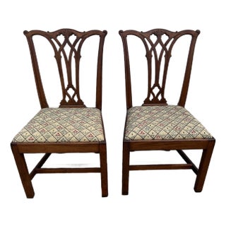 Pair of Antique Mahogany Chippendale Carved Gothic Side Chairs, Philadelphia, 1760's For Sale