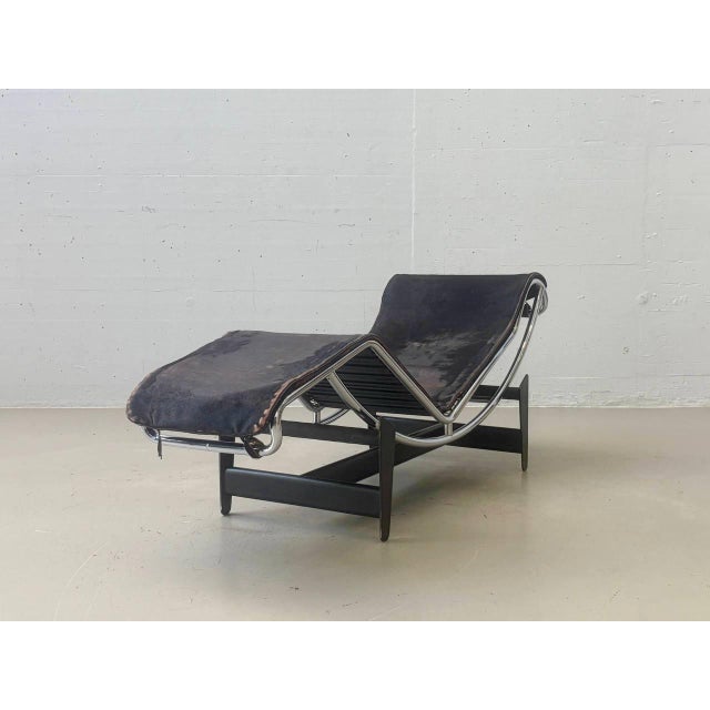 LC4 Chaise Longue with Ponyfell Le Corbusier, Pierre Jeanneret and Charlotte Perriand by Pierre Jeanneret for Cassina, 1960s For Sale - Image 18 of 18