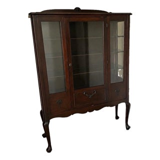 Vintage Early-Mid 20th Century Queen Anne Mahogany China Cabinet For Sale
