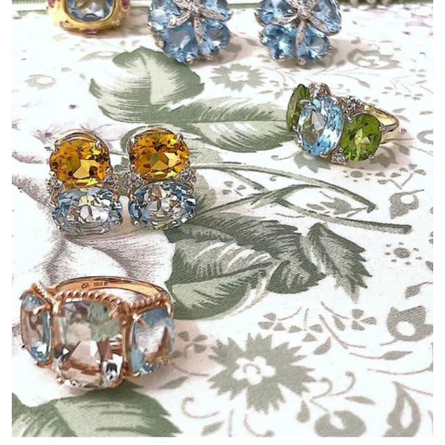 Contemporary Christina Addison 18kt Yellow Gold Three Stone Ring With Pink Topaz and Blue Topaz and Rope Twist Border For Sale - Image 3 of 12