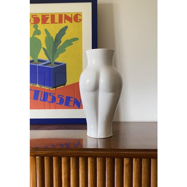 Postmodern white ‘Femme' vase Baba, Vallauris France ca. 1980s H 34 cm x Diam. 20 cm Conditions: excellent, no defects...