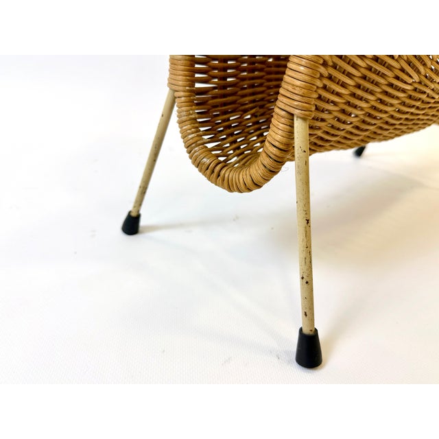 Beige Vintage Wicker & Steel Magazine Rack, 1960s For Sale - Image 8 of 10