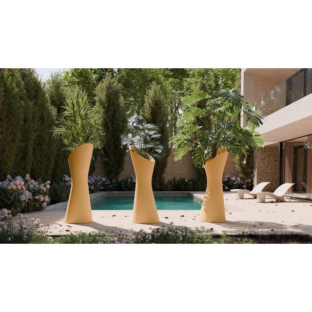 Contemporary Rise 9040 Polyethylene Tall Vase by Loope For Sale - Image 3 of 16