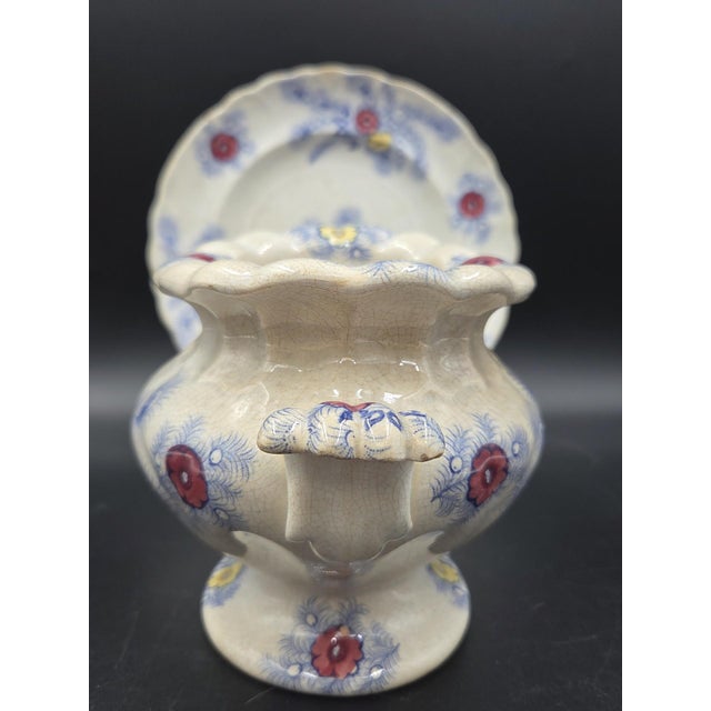 Antique 1860s Staffordshire Footed Scalloped Tureen and Matching Underplate Set by Wood, Challinor & Co. English Pottery For Sale In Philadelphia - Image 6 of 18